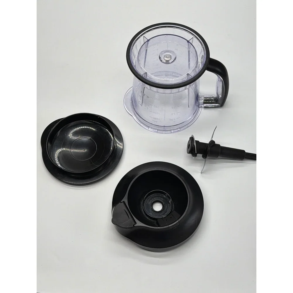 Ninja Master Prep Professional 40oz Pitcher with Splash Guard and Quad Blade